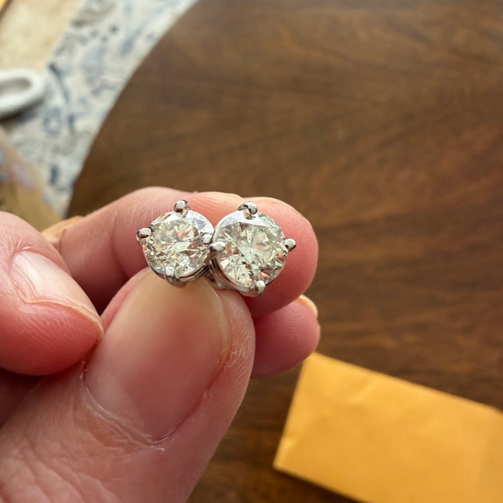 1.9 Carat TW Natural Diamond  Stud Earrings appraisal 10k